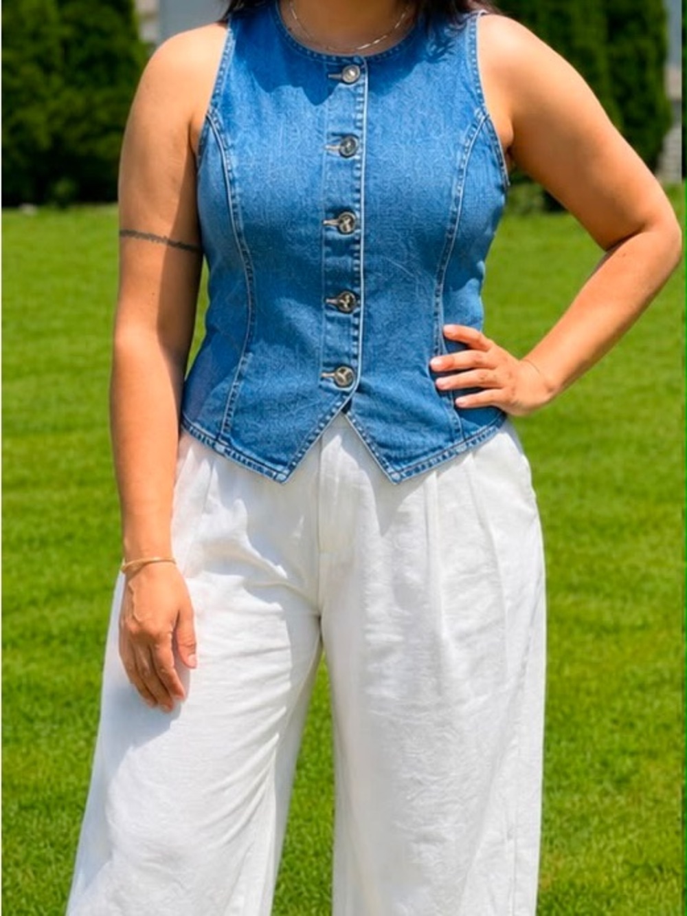 Dark Wash Denim Button-Front Vest | Sleeveless Fitted Top - Picture 2 of 4